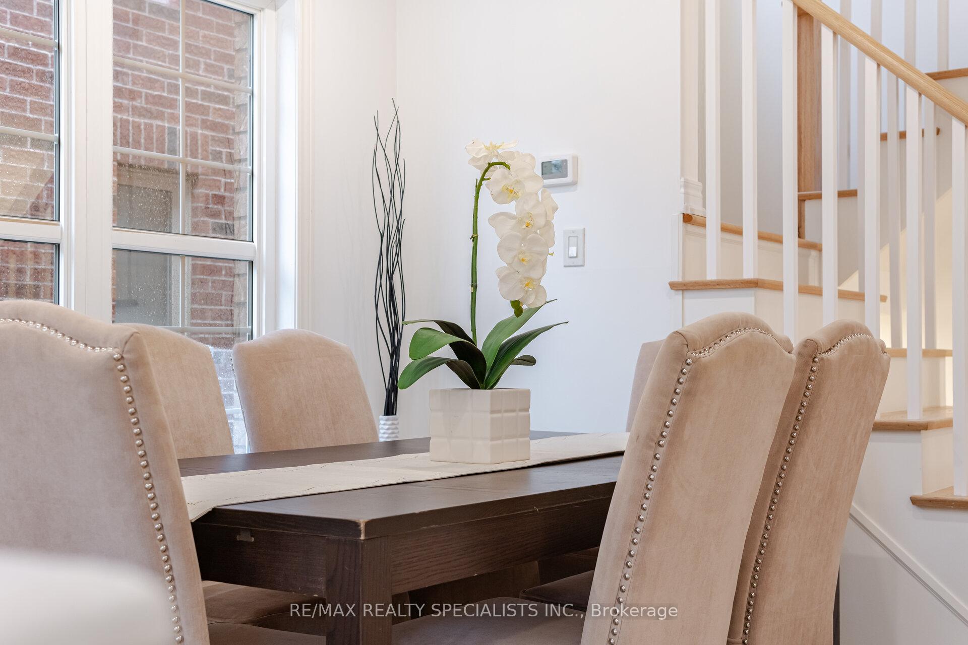 Photo 13 of 238 Giddings Crescent, Milton, Scott — HOMEH