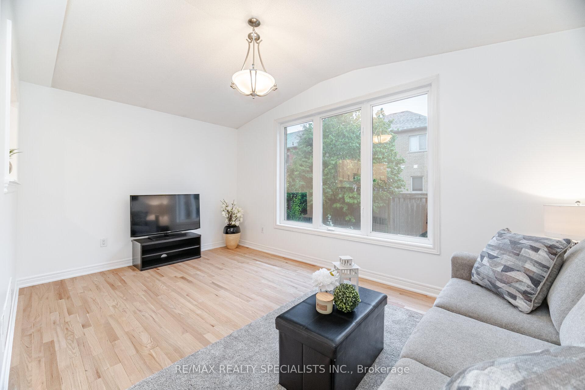 Photo 27 of 238 Giddings Crescent, Milton, Scott — HOMEH