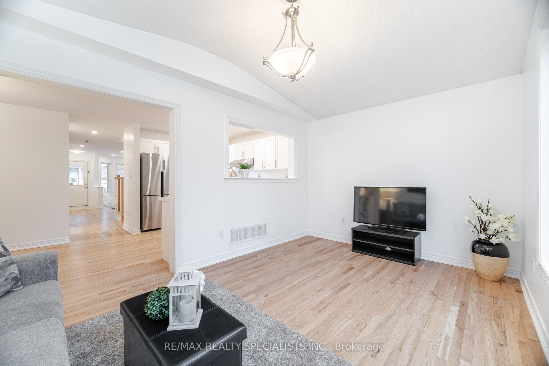 Photo 29 of 238 Giddings Crescent, Milton, Scott — HOMEH