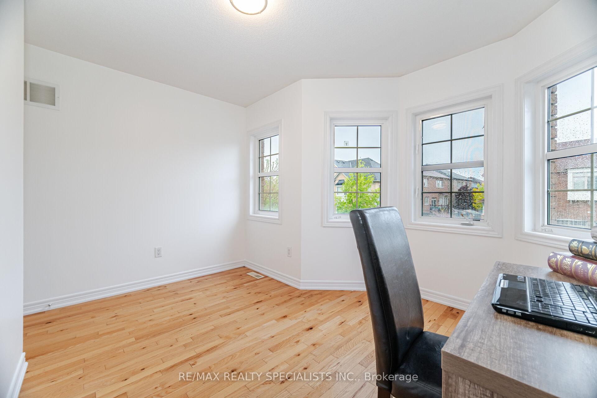 Photo 40 of 238 Giddings Crescent, Milton, Scott — HOMEH