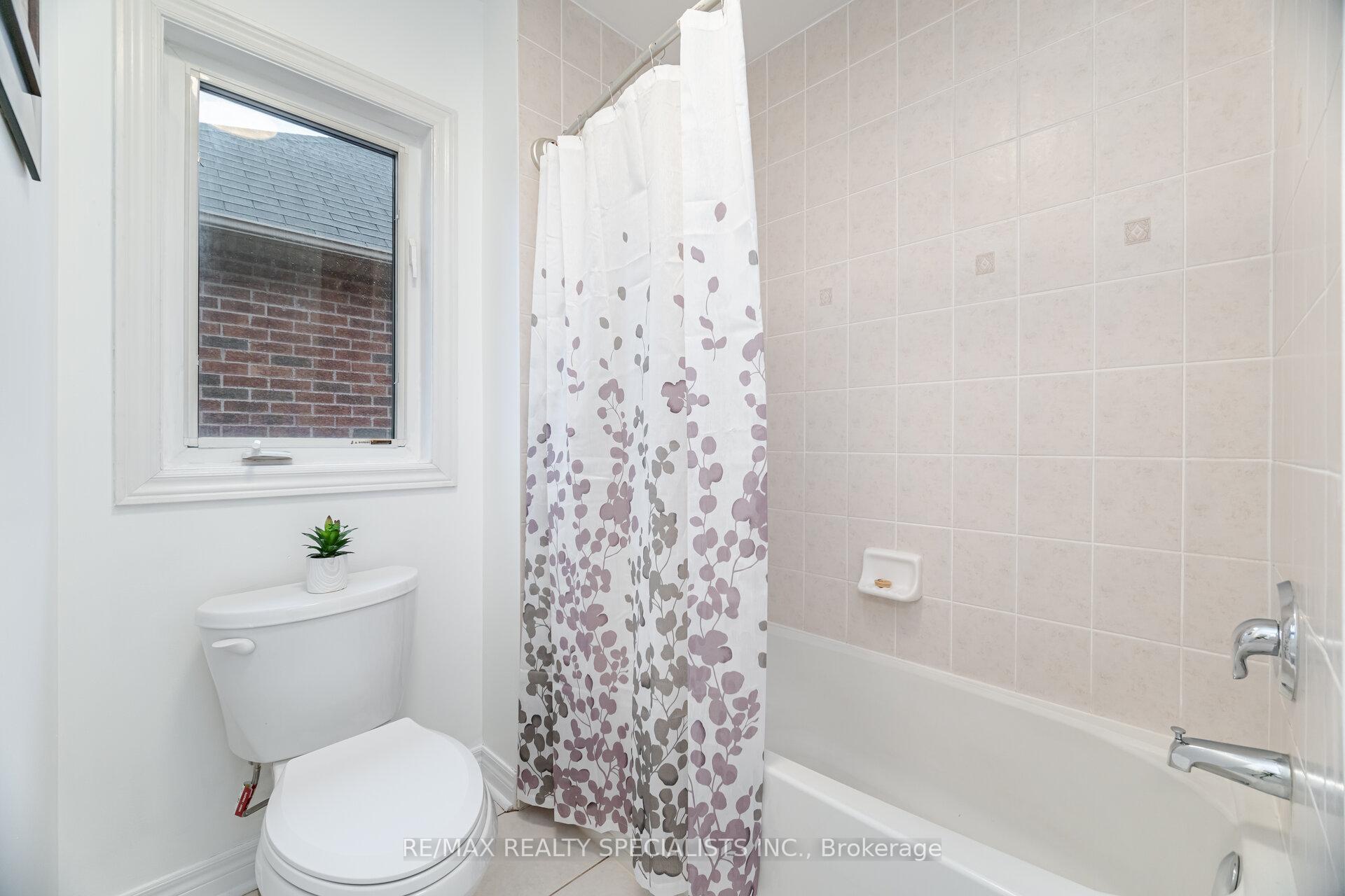 Photo 42 of 238 Giddings Crescent, Milton, Scott — HOMEH