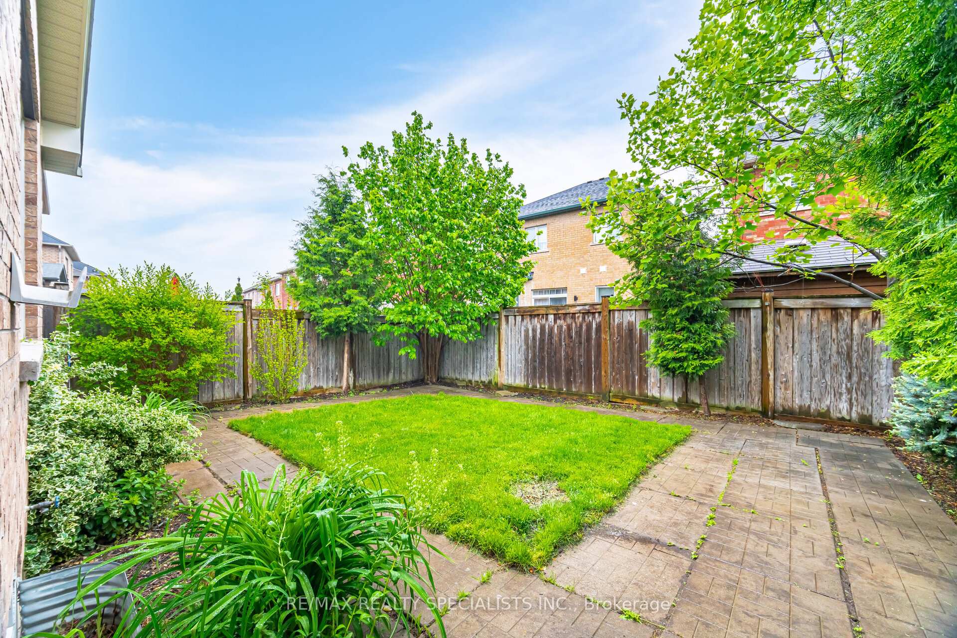 Photo 48 of 238 Giddings Crescent, Milton, Scott — HOMEH