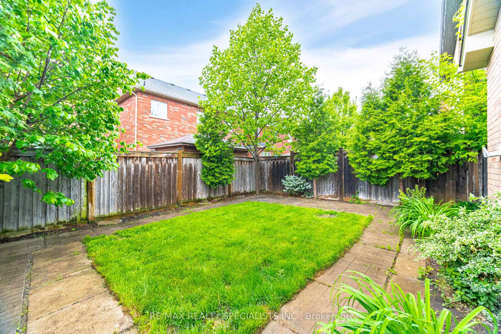 Photo 49 of 238 Giddings Crescent, Milton, Scott — HOMEH