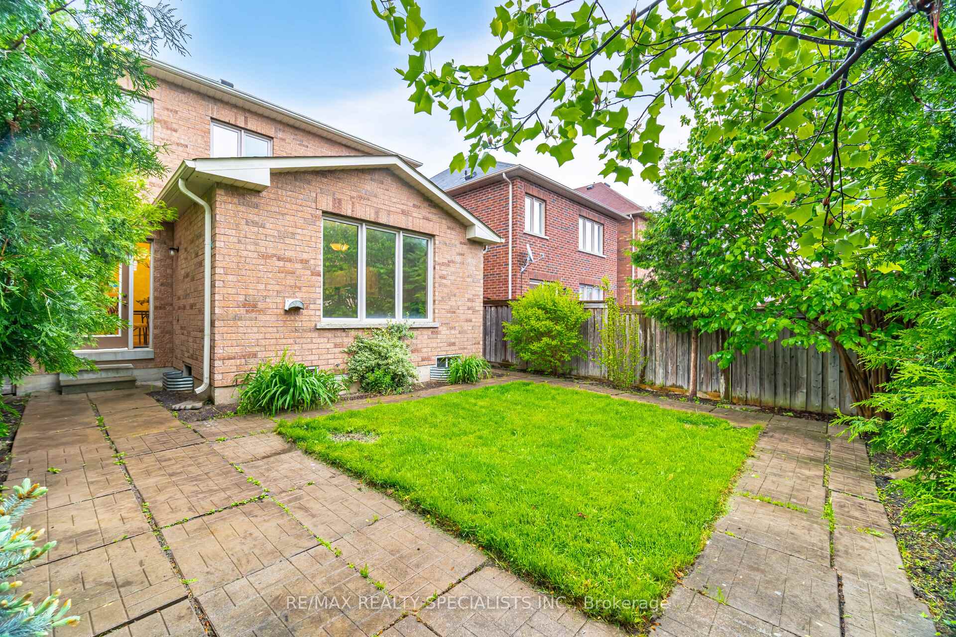 Photo 50 of 238 Giddings Crescent, Milton, Scott — HOMEH