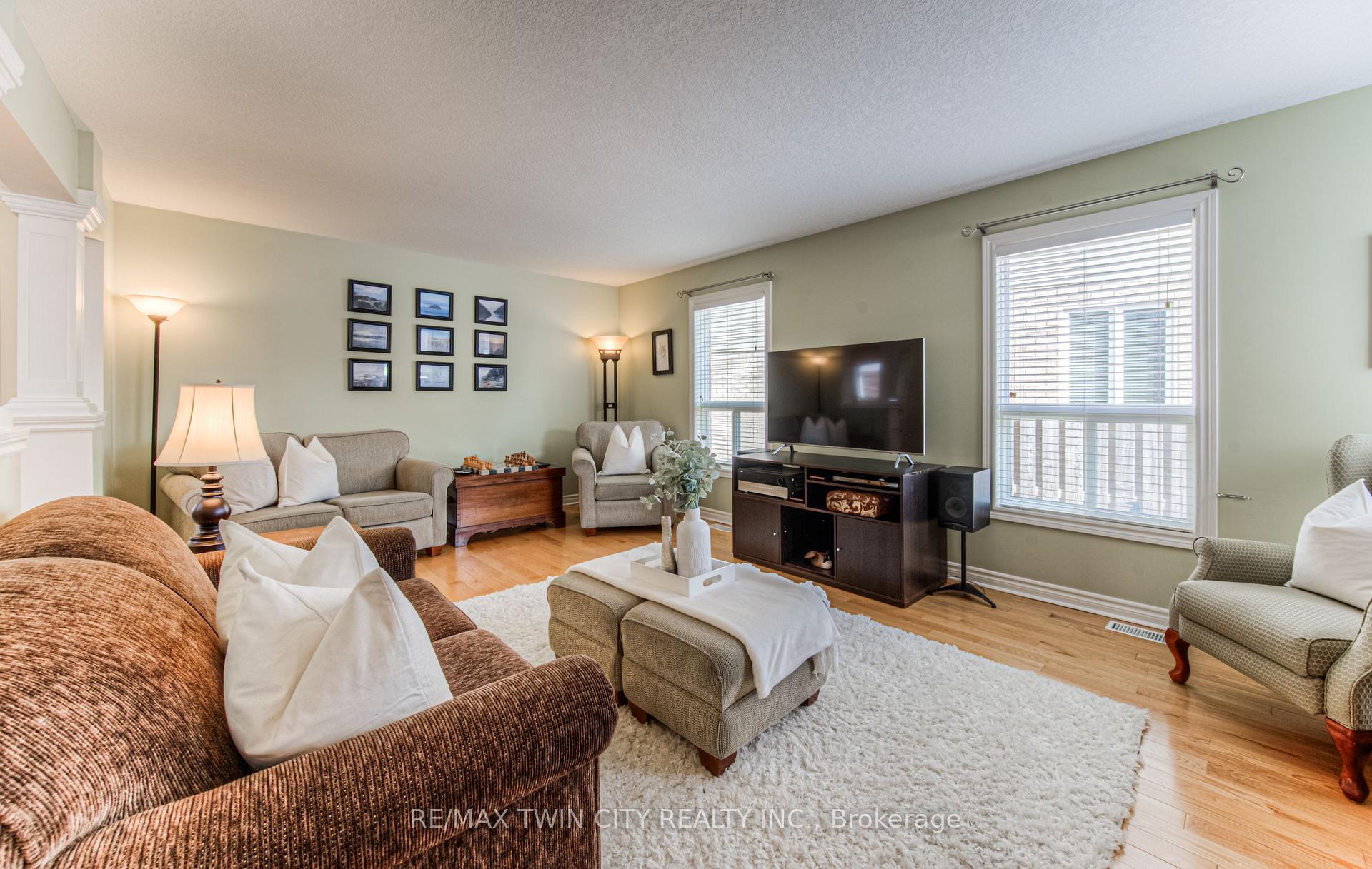 Photo 10 of 159 Riehm Street, Kitchener — HOMEH
