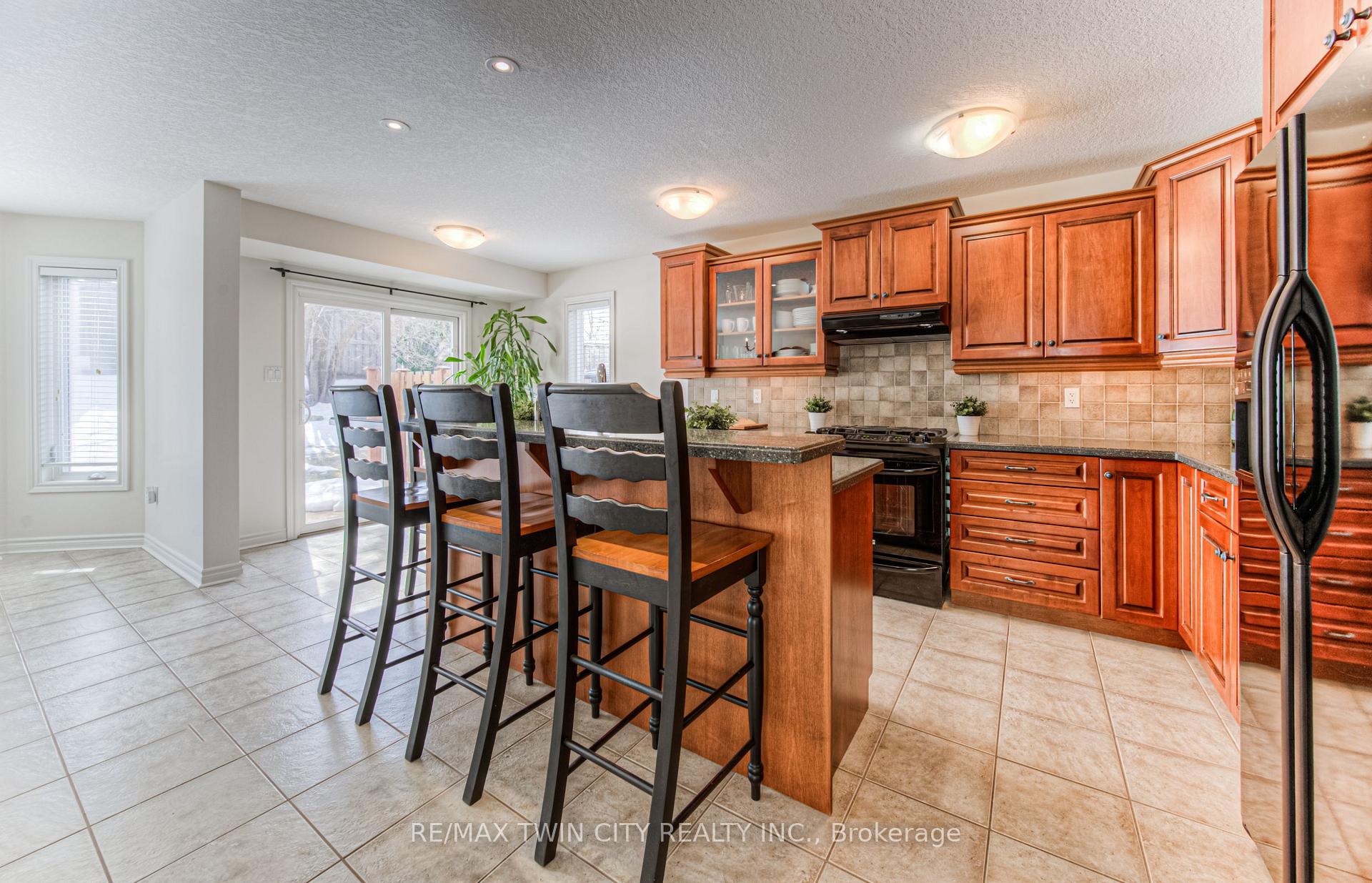 Photo 11 of 159 Riehm Street, Kitchener — HOMEH