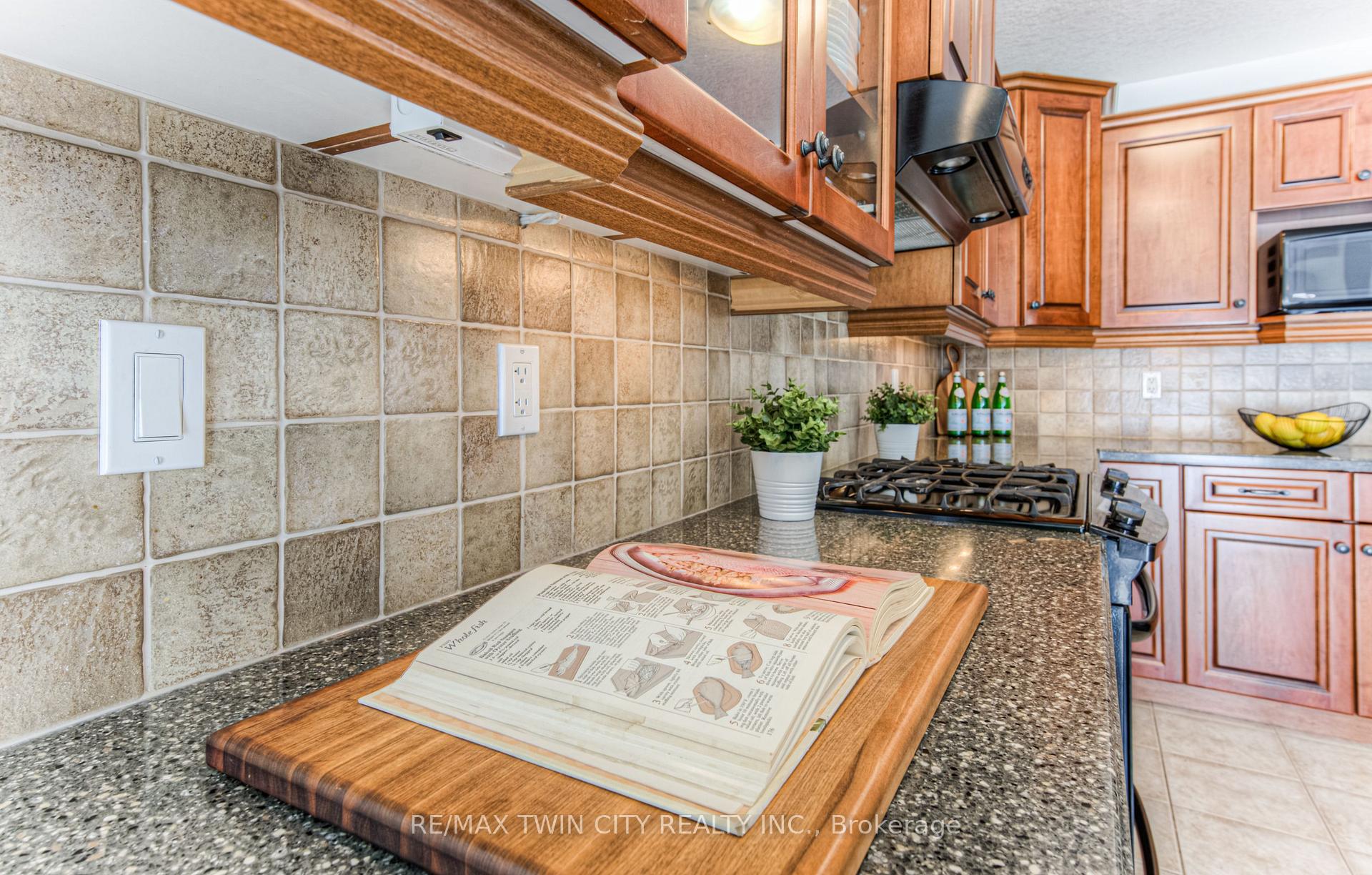 Photo 17 of 159 Riehm Street, Kitchener — HOMEH