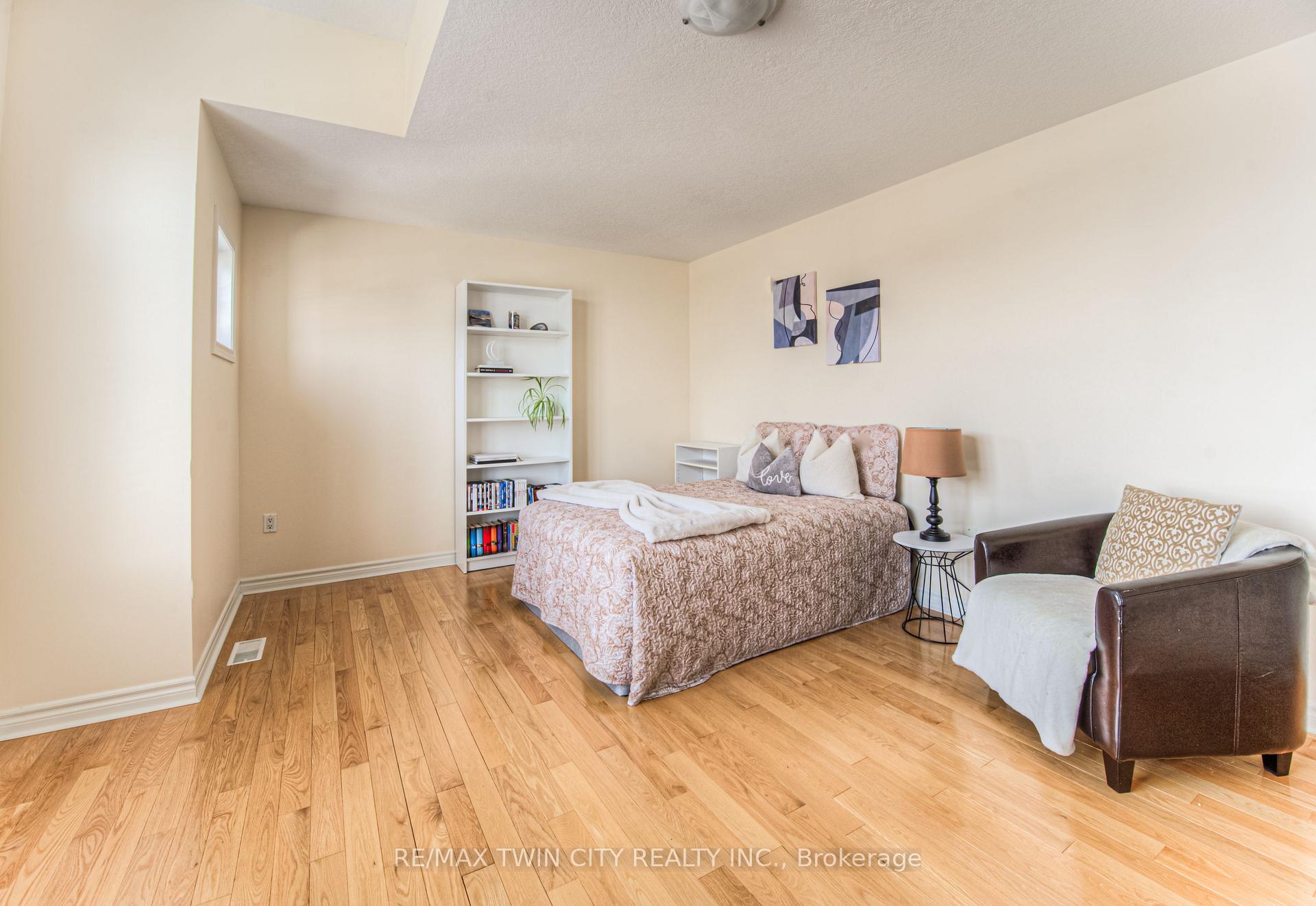 Photo 22 of 159 Riehm Street, Kitchener — HOMEH