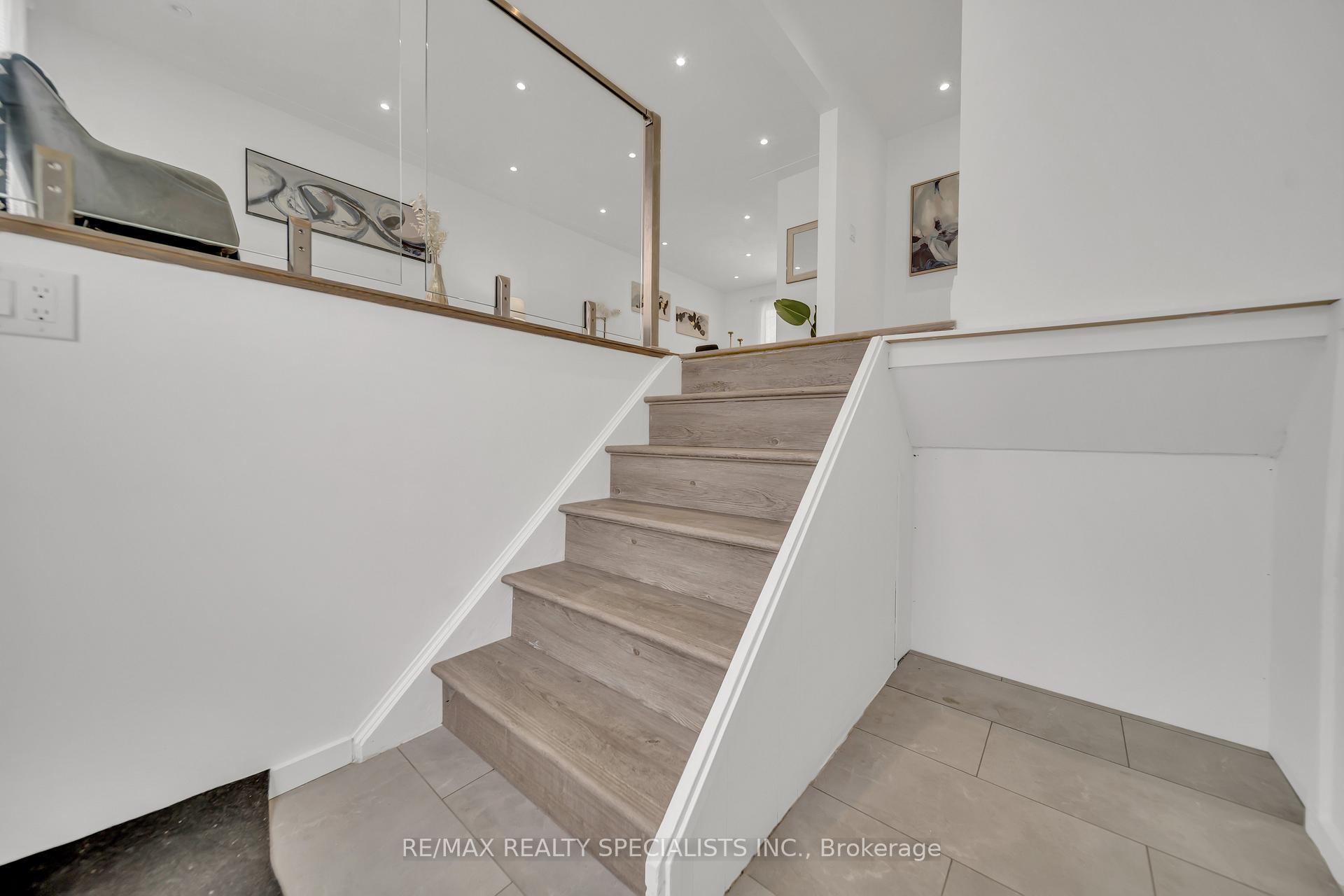 Photo 4 of 98 Ruskview Road, Kitchener — HOMEH