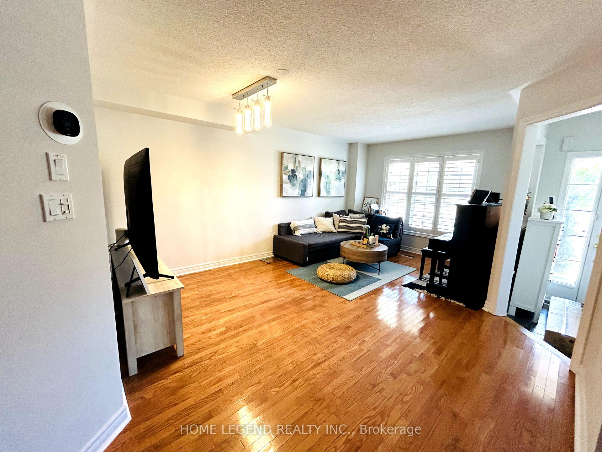 Photo 4 of 2053 Bur Oak Avenue, Markham, Greensborough — HOMEH