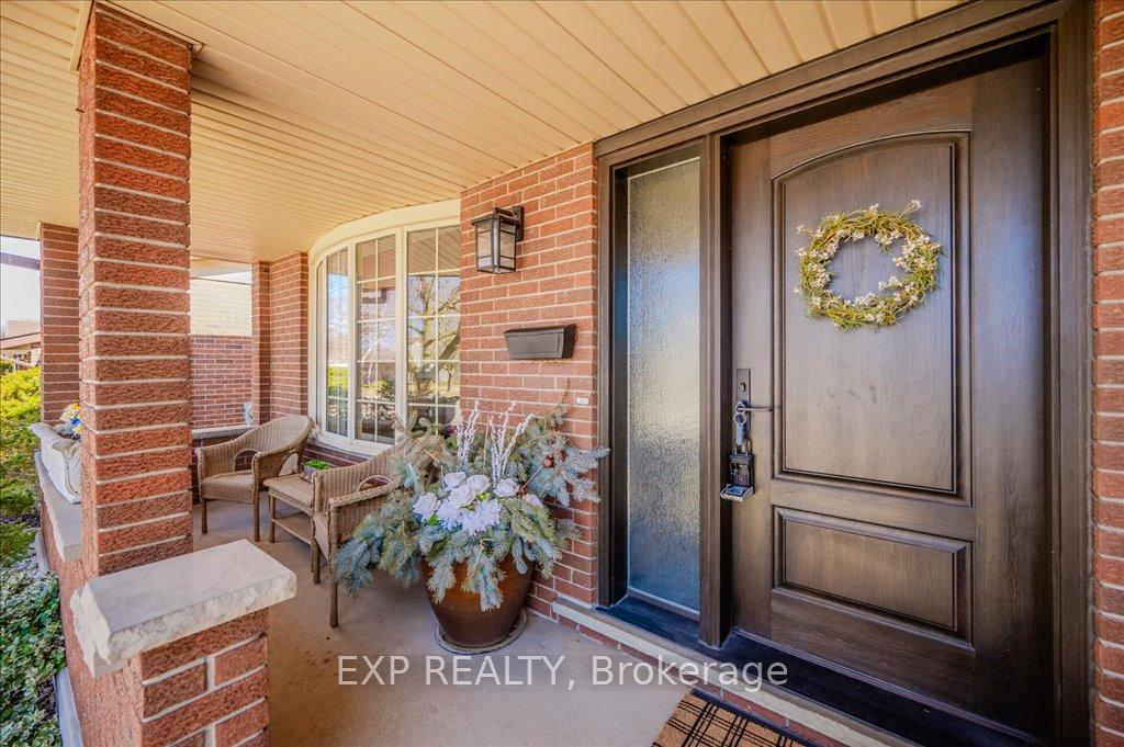 Photo 3 of 23 Countryside Crescent, Kitchener — HOMEH
