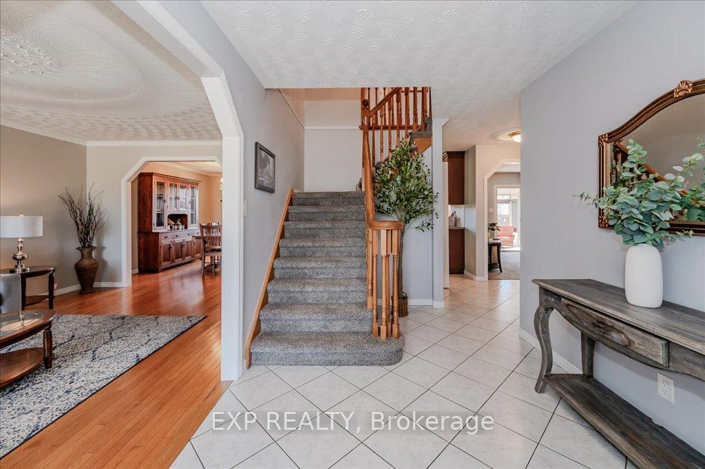 Photo 5 of 23 Countryside Crescent, Kitchener — HOMEH