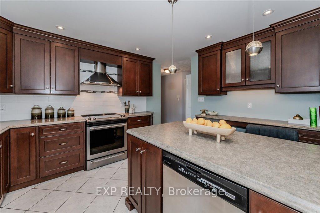 Photo 10 of 23 Countryside Crescent, Kitchener — HOMEH