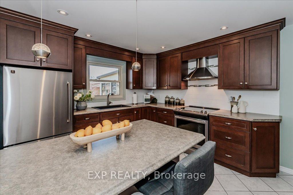 Photo 12 of 23 Countryside Crescent, Kitchener — HOMEH