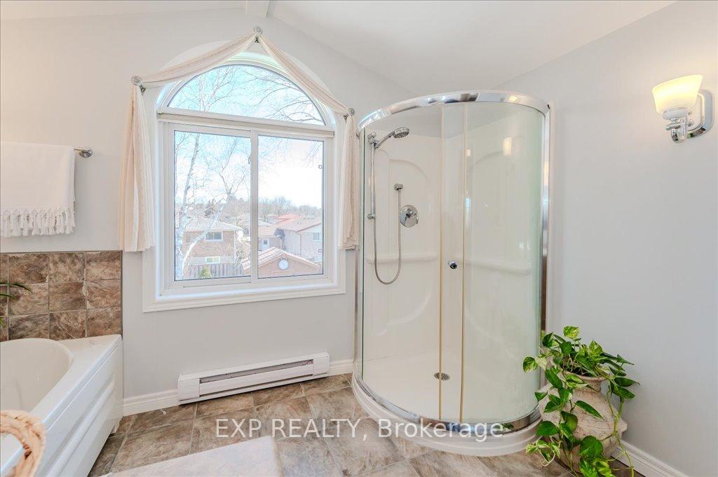 Photo 27 of 23 Countryside Crescent, Kitchener — HOMEH