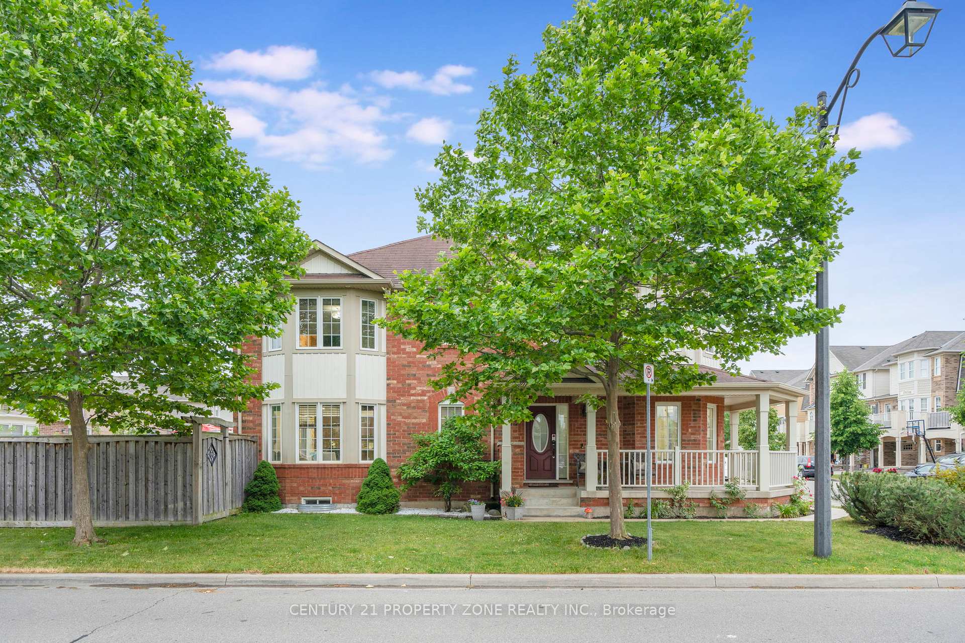 Photo 2 of 290 Woodley Crescent, Milton, Willmott — HOMEH