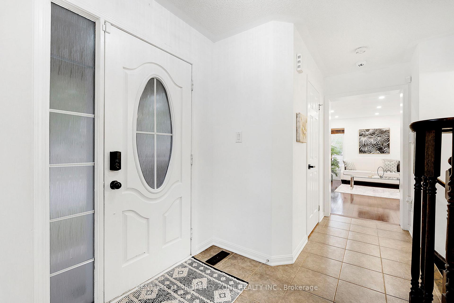 Photo 6 of 290 Woodley Crescent, Milton, Willmott — HOMEH
