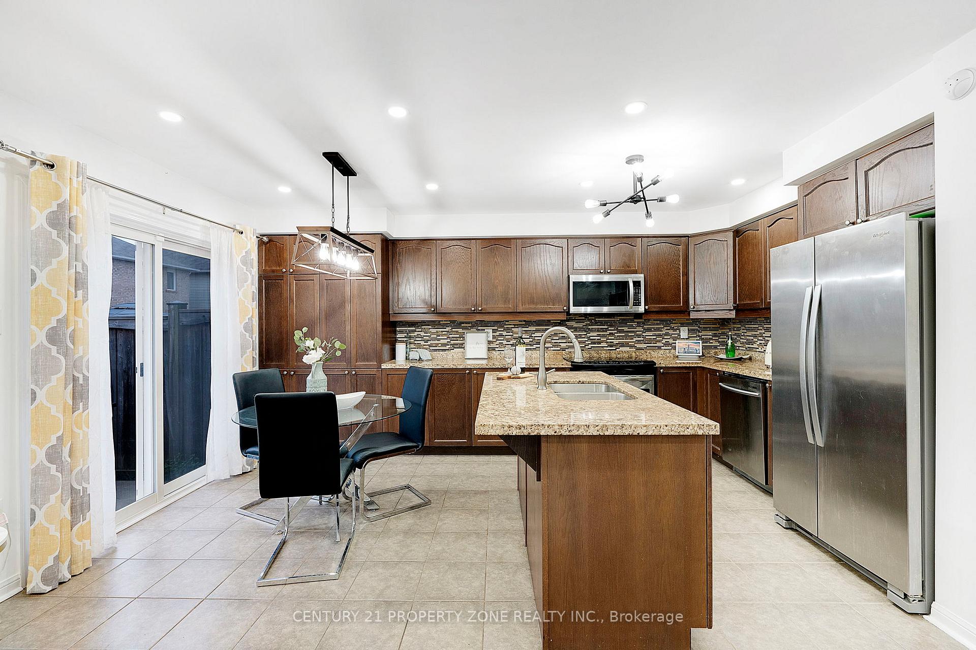 Photo 10 of 290 Woodley Crescent, Milton, Willmott — HOMEH