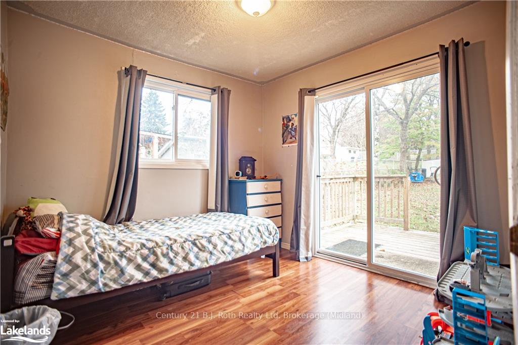 Photo 11 of 96 Sixth Street, Midland — HOMEH
