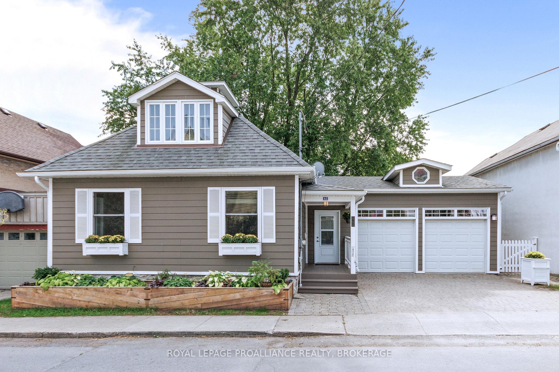 Photo 2 of 42 Quebec Street, Kingston, East of Sir John A. Blvd — HOMEH