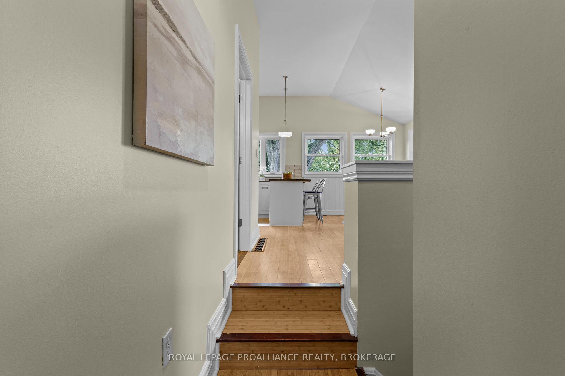 Photo 11 of 42 Quebec Street, Kingston, East of Sir John A. Blvd — HOMEH