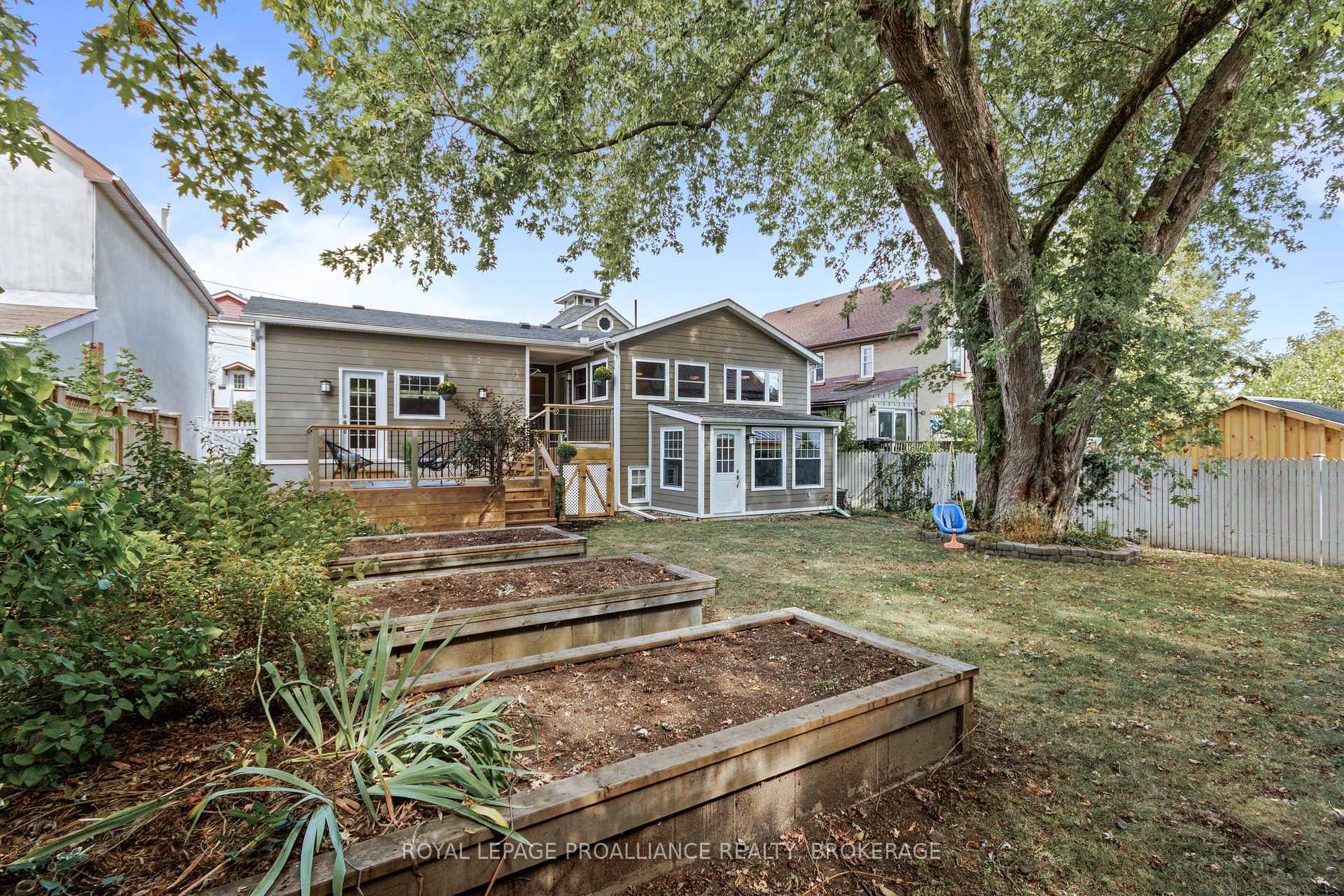 Photo 34 of 42 Quebec Street, Kingston, East of Sir John A. Blvd — HOMEH