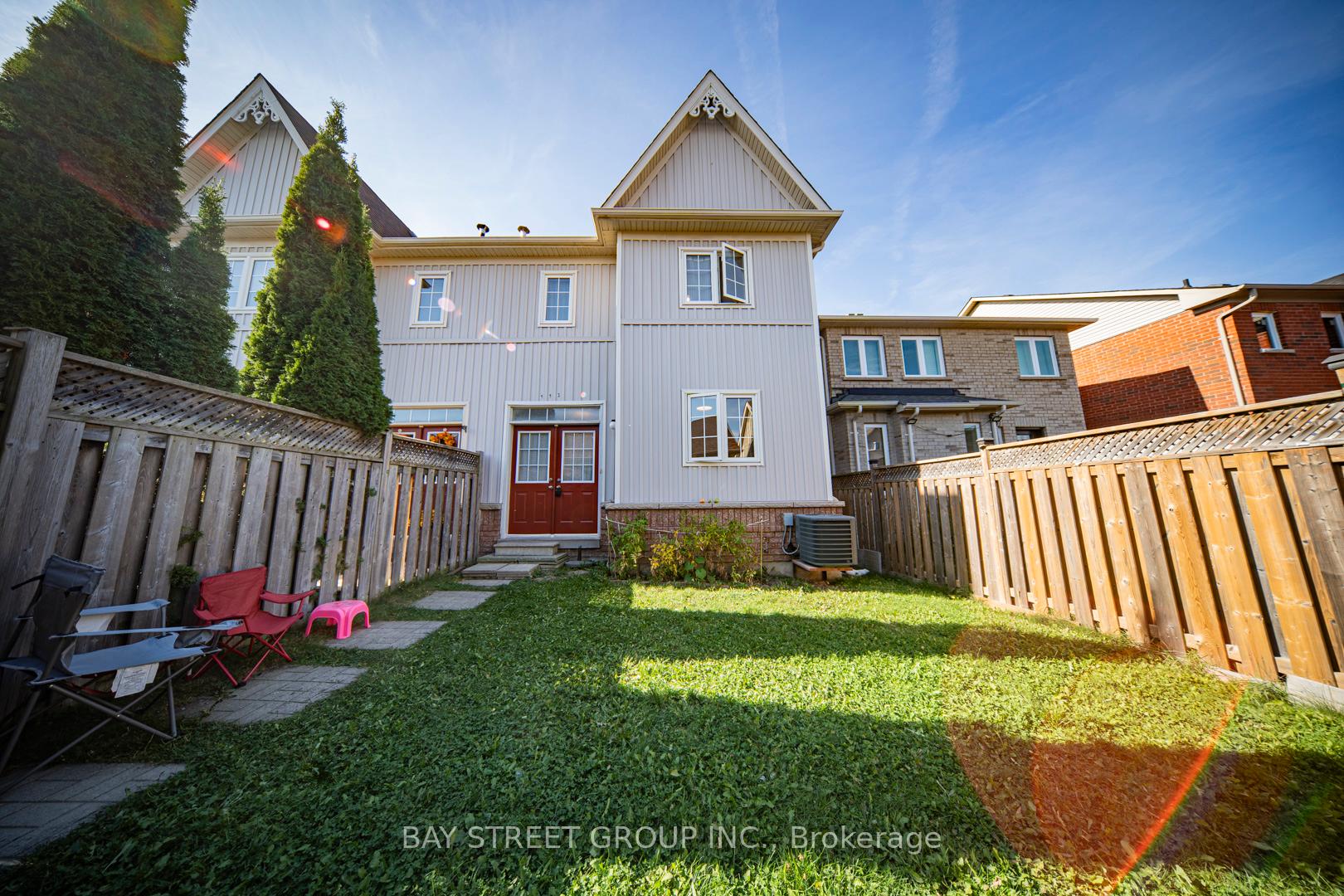 Photo 6 of 113 Yale Lane, Markham, Cornell — HOMEH