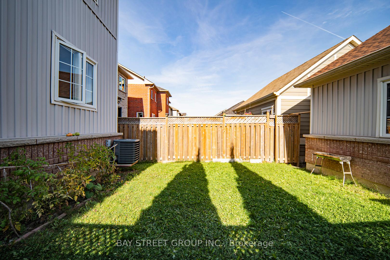 Photo 7 of 113 Yale Lane, Markham, Cornell — HOMEH