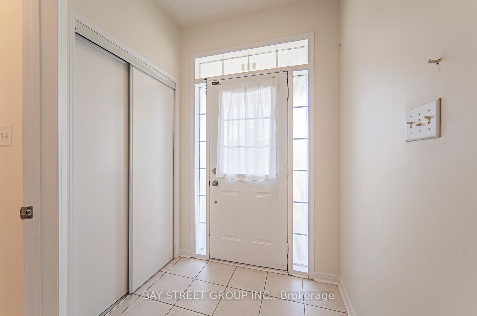 Photo 16 of 113 Yale Lane, Markham, Cornell — HOMEH