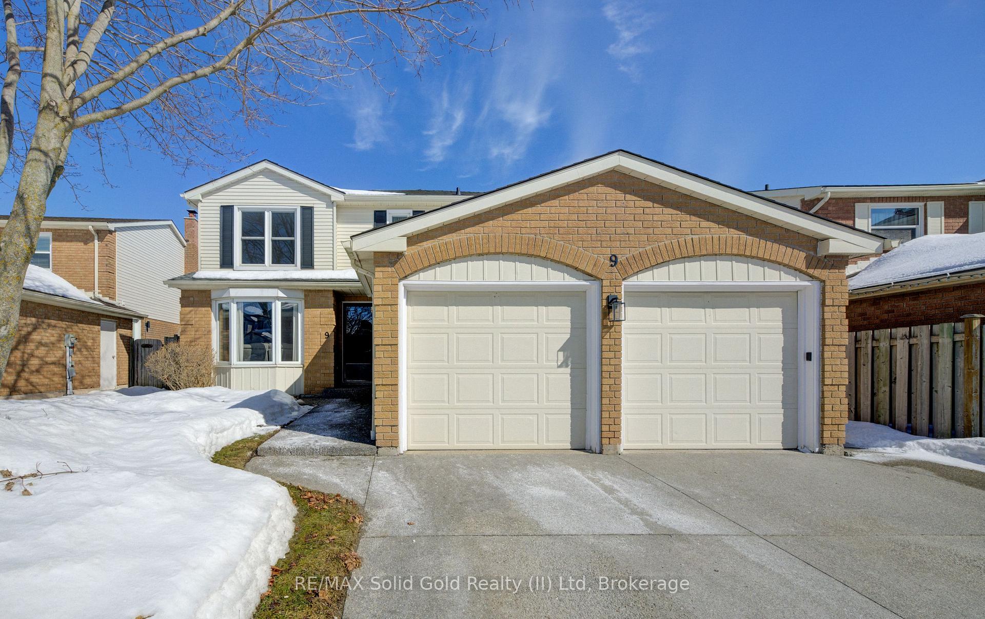 Photo 1 of 9 Old Maple Lane, Kitchener — HOMEH