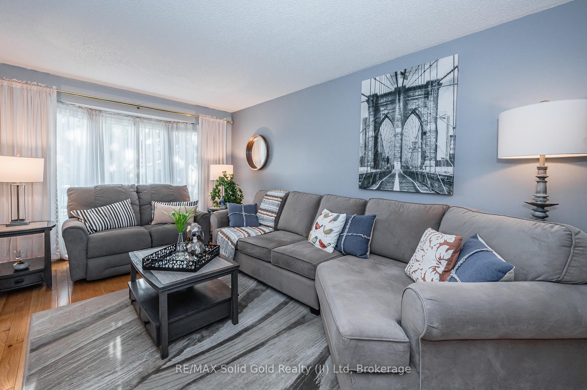 Photo 5 of 9 Old Maple Lane, Kitchener — HOMEH