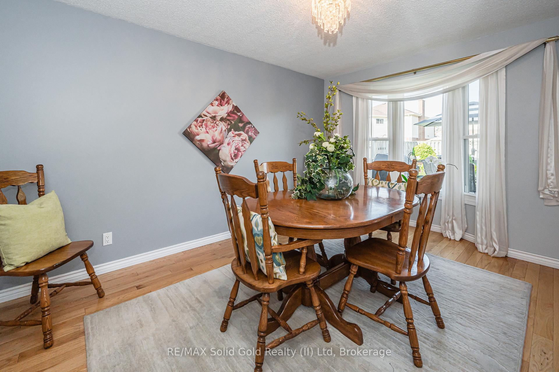 Photo 9 of 9 Old Maple Lane, Kitchener — HOMEH