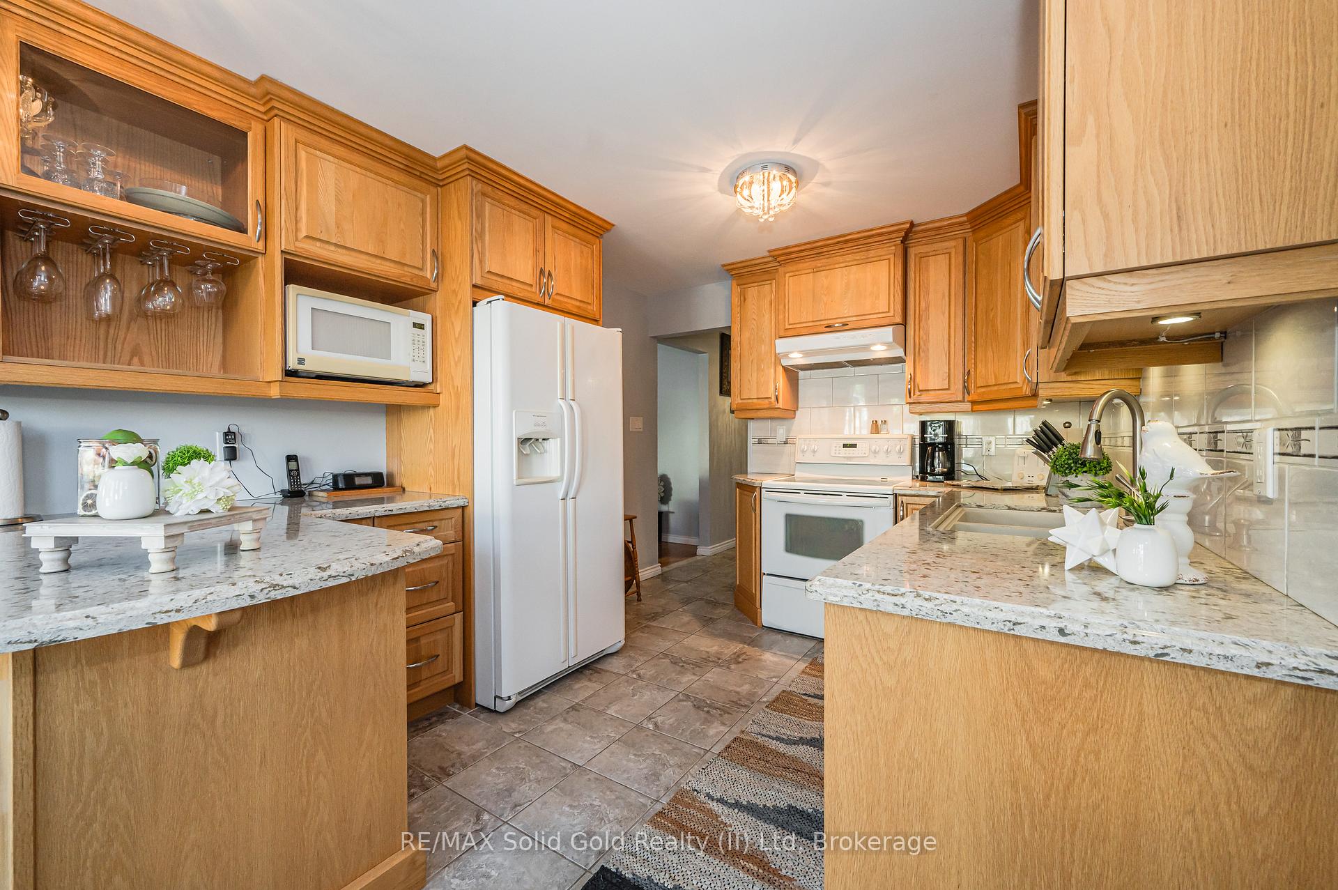 Photo 12 of 9 Old Maple Lane, Kitchener — HOMEH