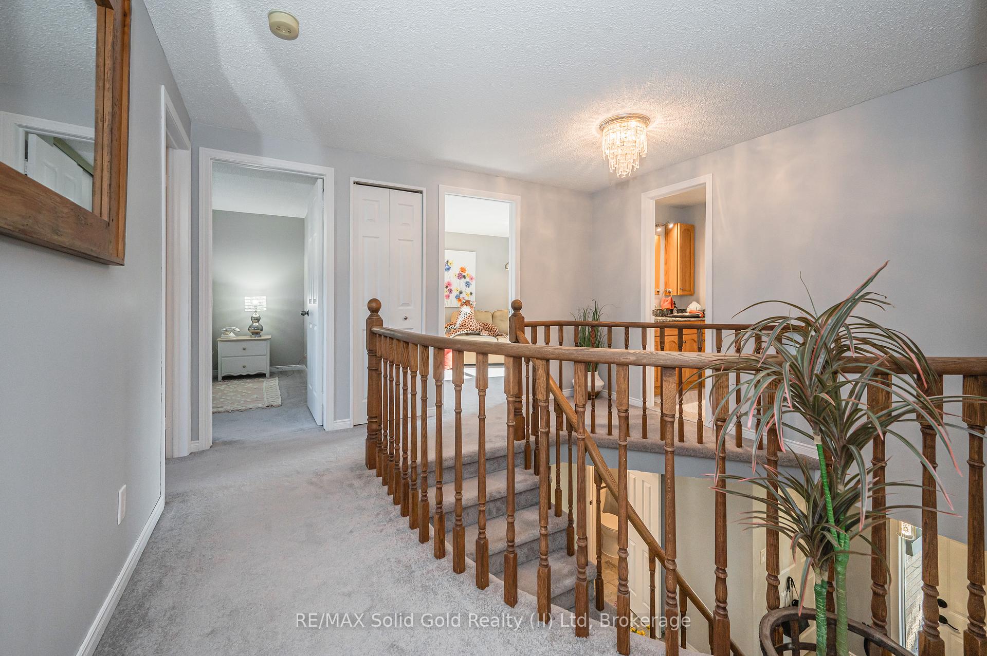 Photo 25 of 9 Old Maple Lane, Kitchener — HOMEH