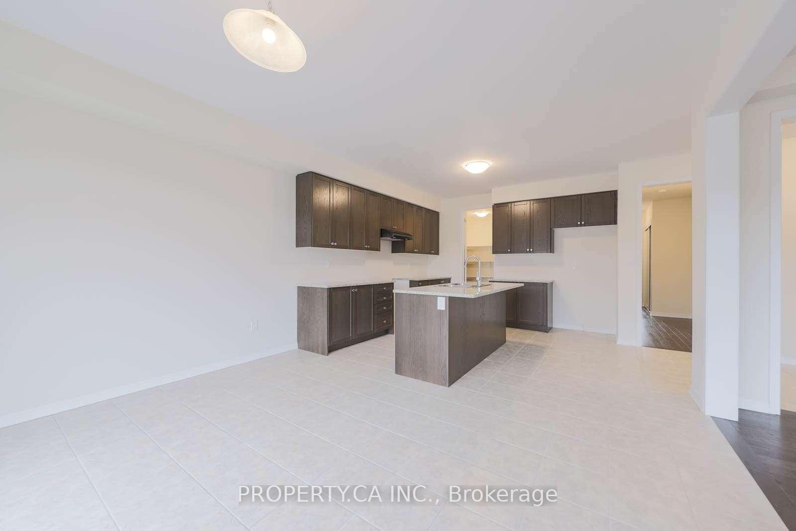 Photo 2 of 52 Cactus Crescent, Hamilton, Stoney Creek Mountain — HOMEH