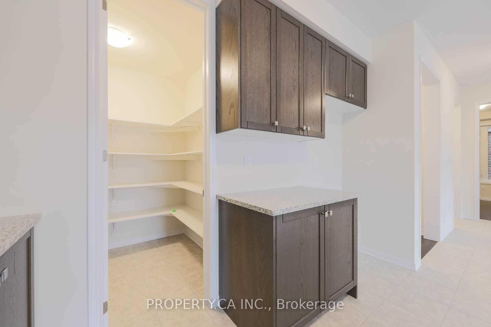 Photo 5 of 52 Cactus Crescent, Hamilton, Stoney Creek Mountain — HOMEH
