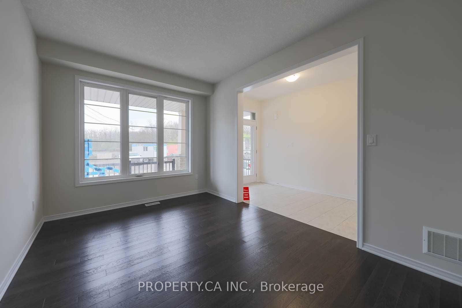 Photo 9 of 52 Cactus Crescent, Hamilton, Stoney Creek Mountain — HOMEH