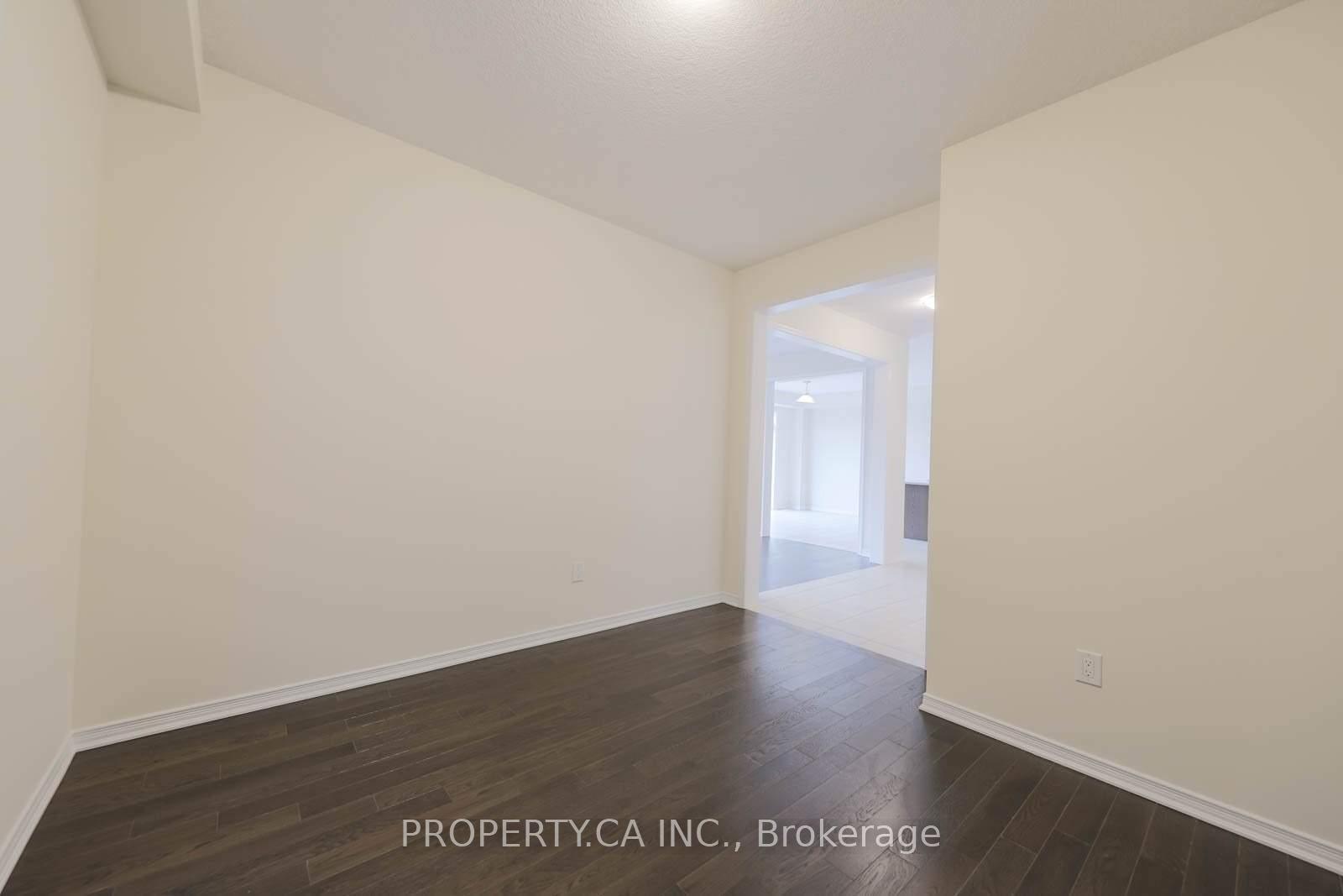 Photo 17 of 52 Cactus Crescent, Hamilton, Stoney Creek Mountain — HOMEH