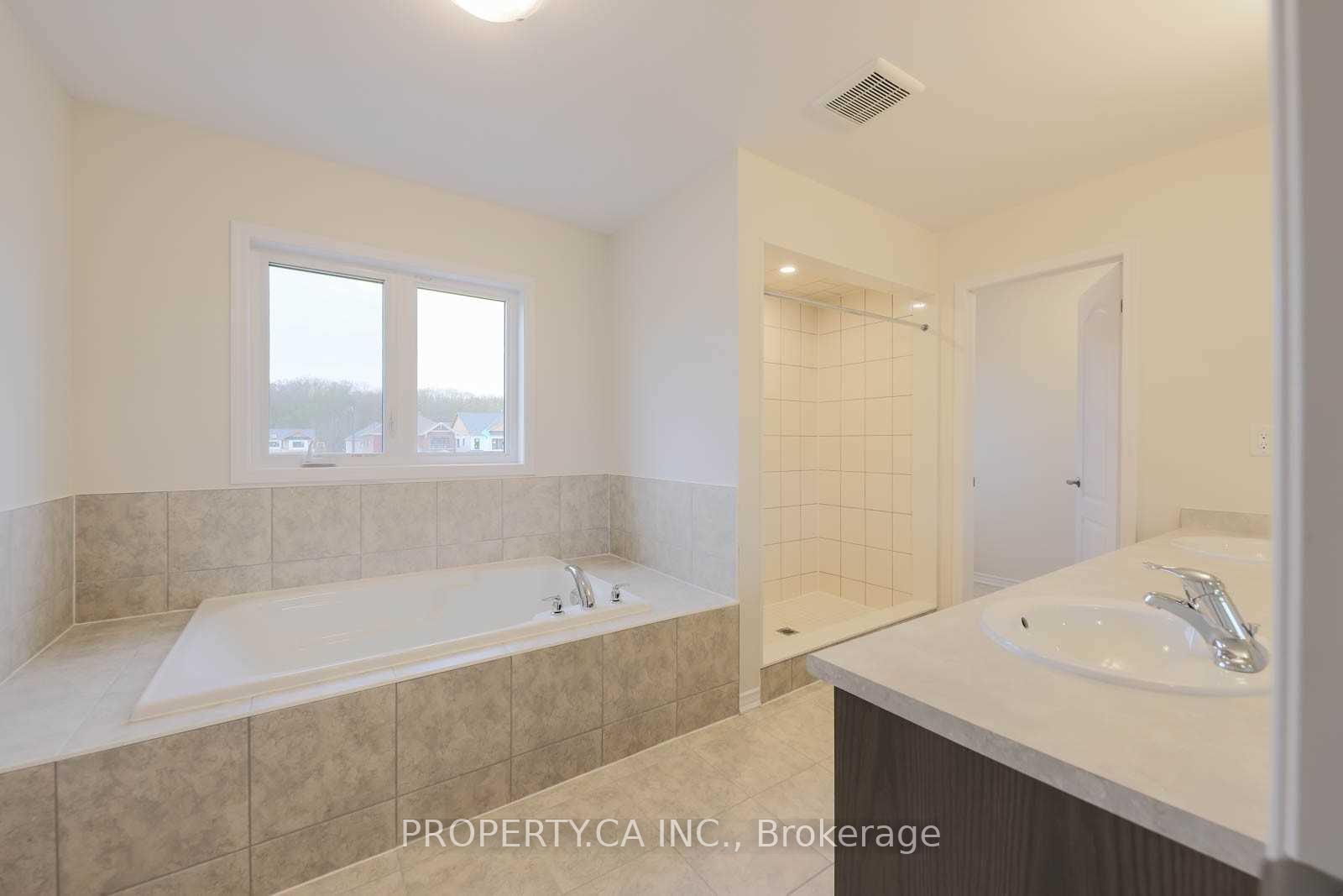 Photo 25 of 52 Cactus Crescent, Hamilton, Stoney Creek Mountain — HOMEH