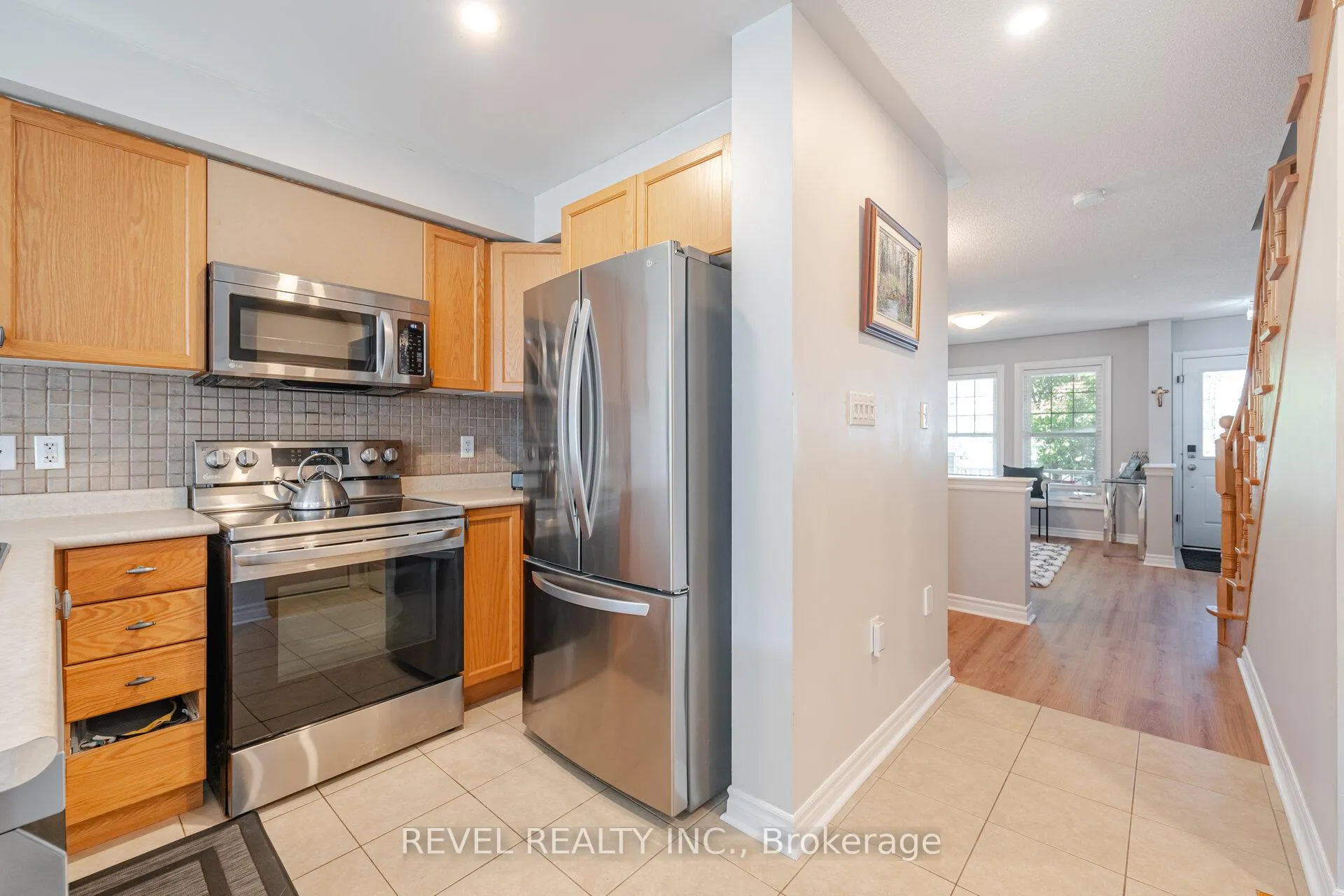 Photo 8 of 132 Swindale Drive, Milton, Scott — HOMEH