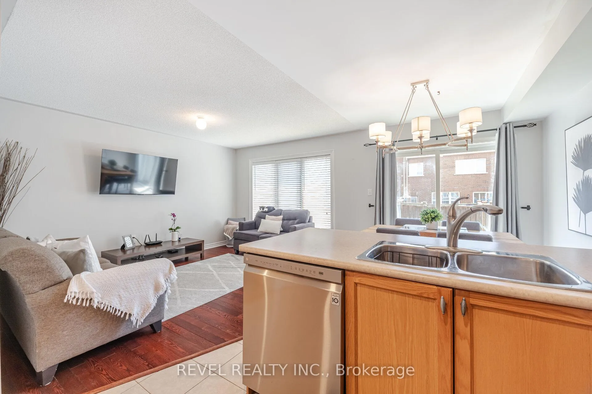 Photo 9 of 132 Swindale Drive, Milton, Scott — HOMEH