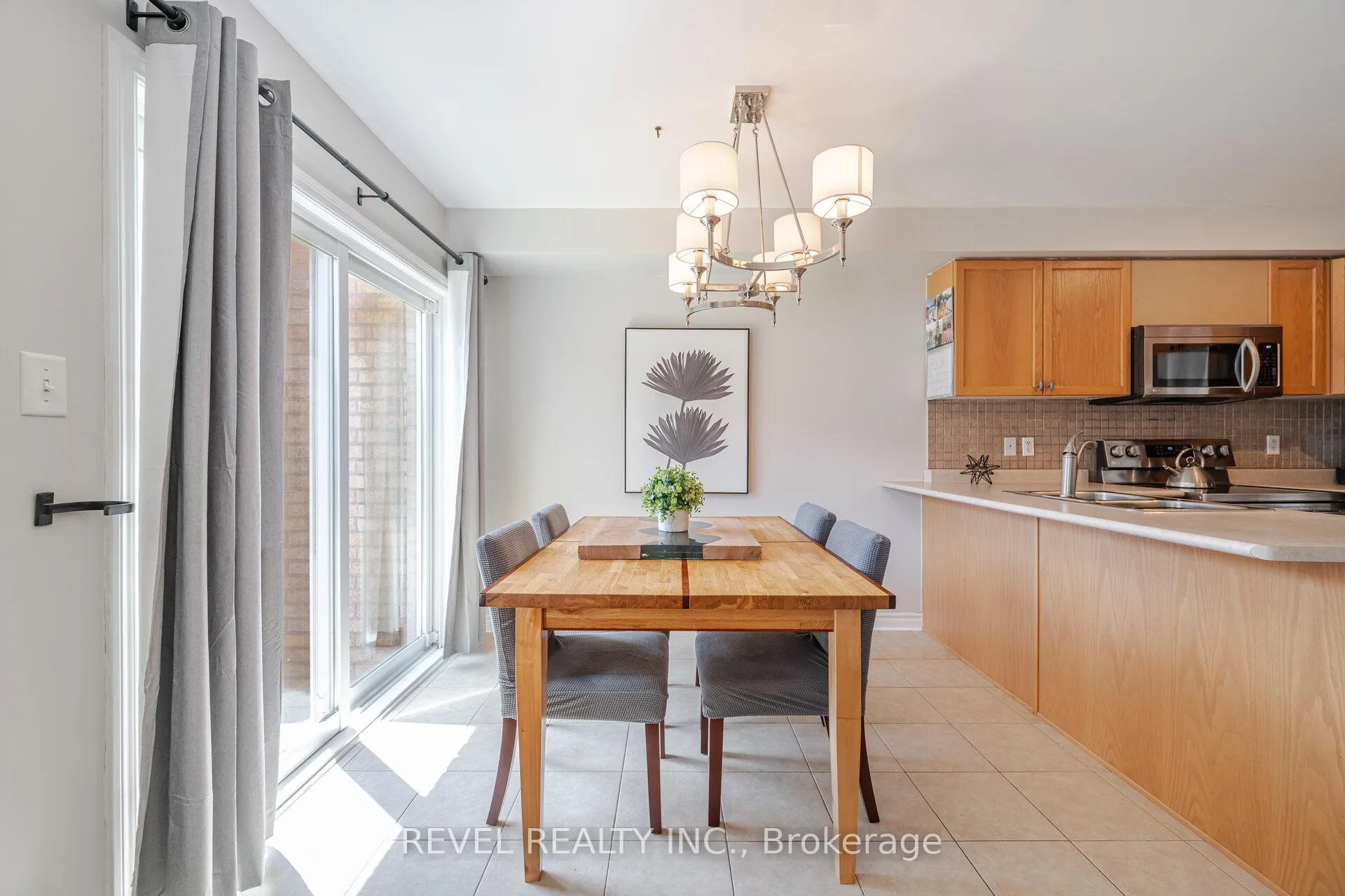 Photo 10 of 132 Swindale Drive, Milton, Scott — HOMEH