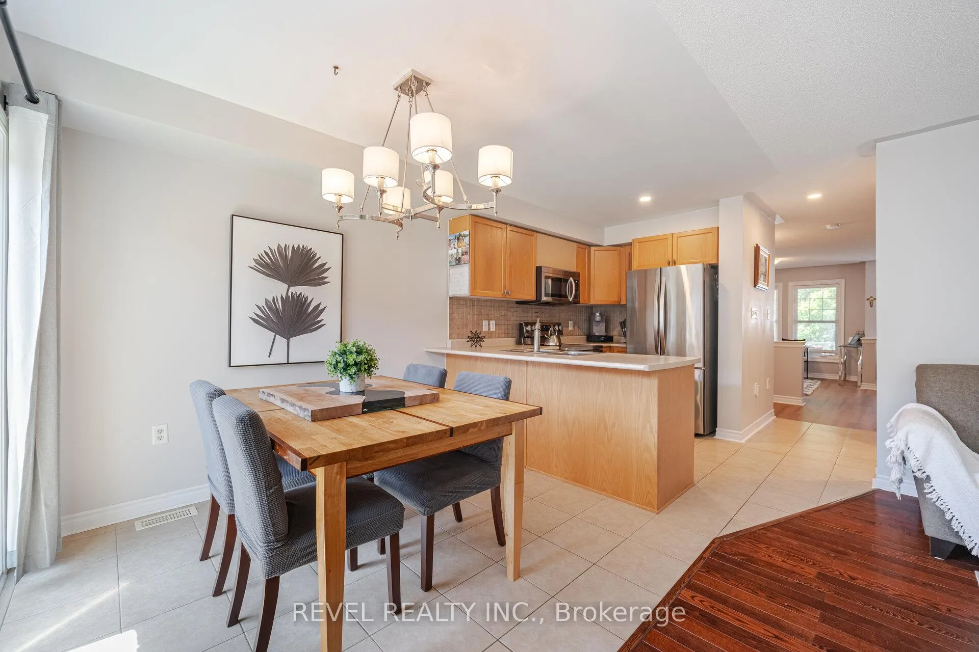 Photo 11 of 132 Swindale Drive, Milton, Scott — HOMEH