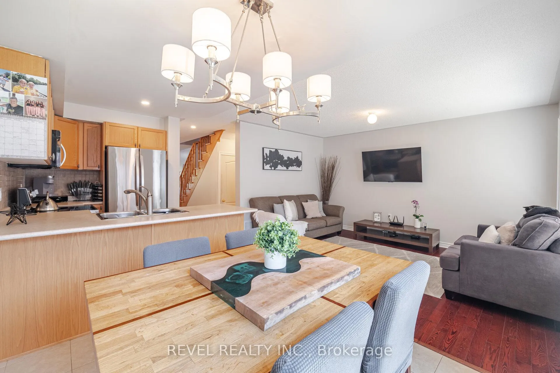 Photo 13 of 132 Swindale Drive, Milton, Scott — HOMEH