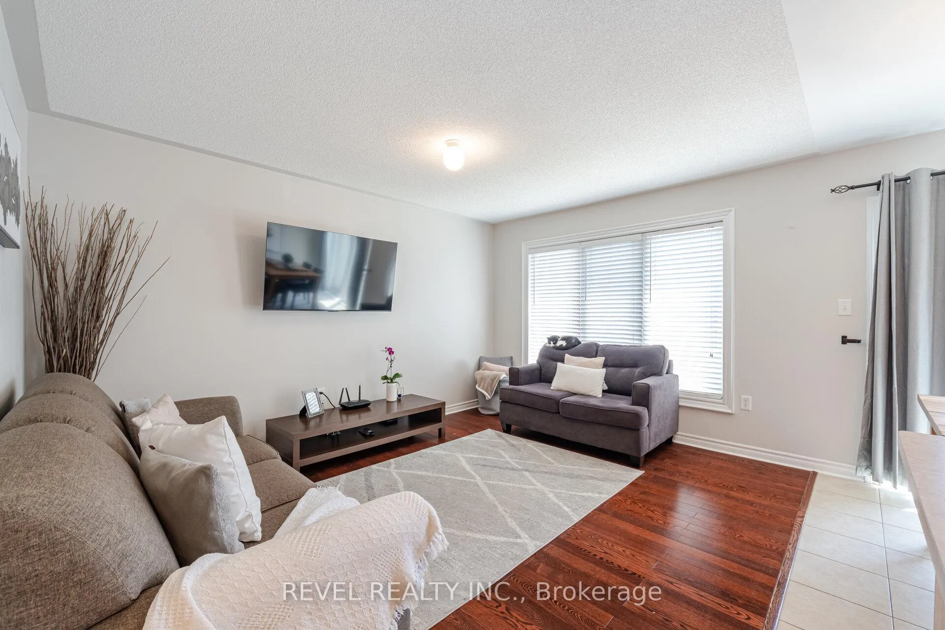 Photo 16 of 132 Swindale Drive, Milton, Scott — HOMEH