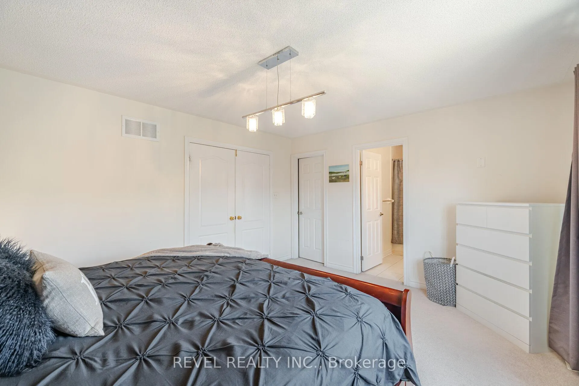 Photo 21 of 132 Swindale Drive, Milton, Scott — HOMEH
