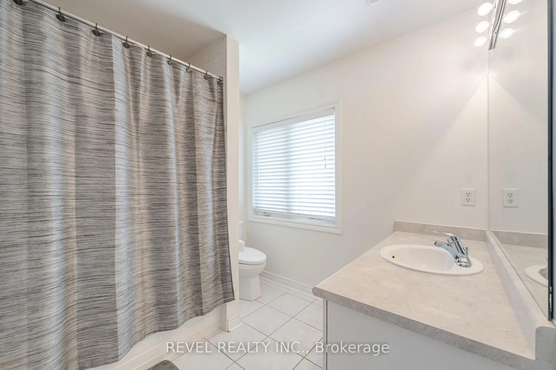 Photo 22 of 132 Swindale Drive, Milton, Scott — HOMEH
