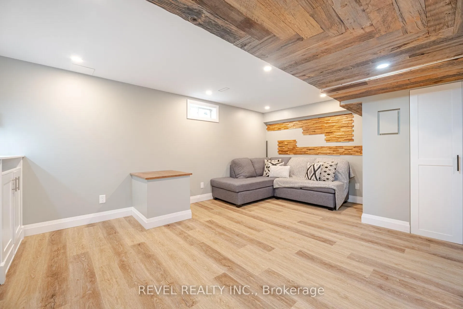 Photo 32 of 132 Swindale Drive, Milton, Scott — HOMEH