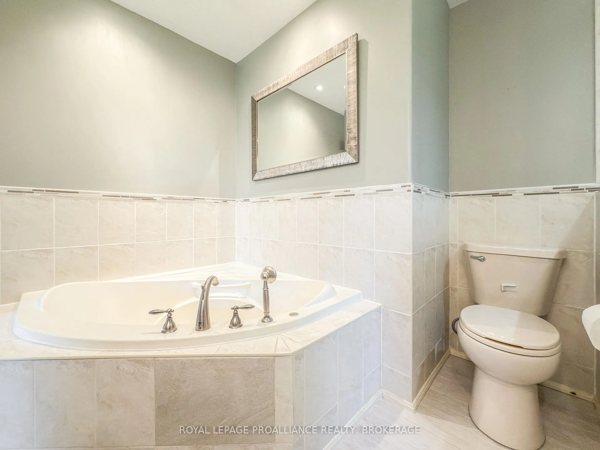 Photo 20 of 1800 Radage Road, Kingston, City North of 401 — HOMEH