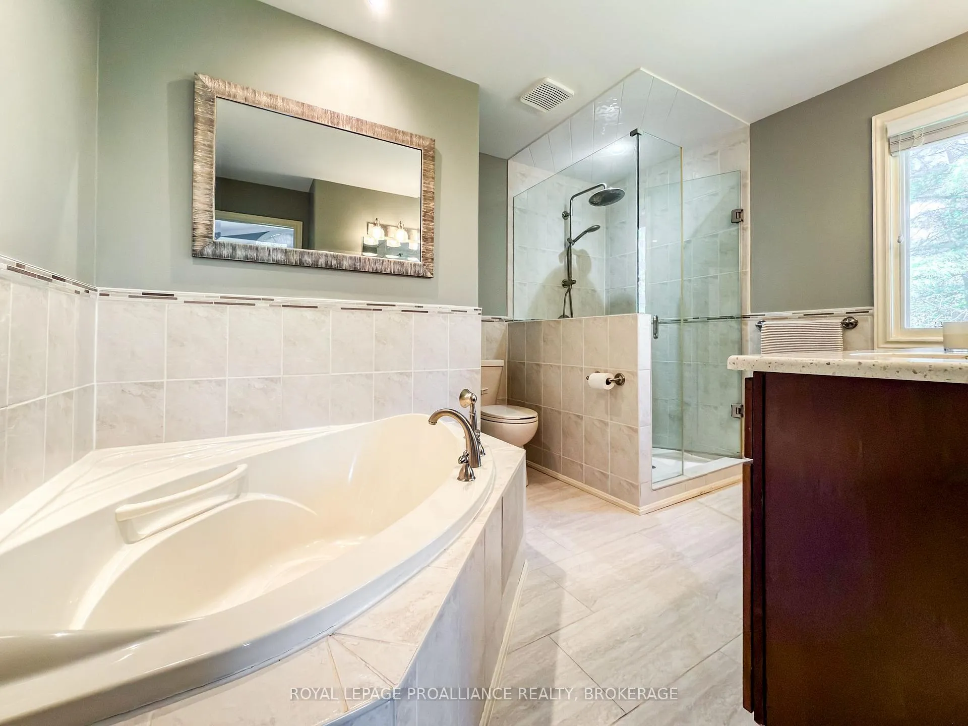 Photo 21 of 1800 Radage Road, Kingston, City North of 401 — HOMEH